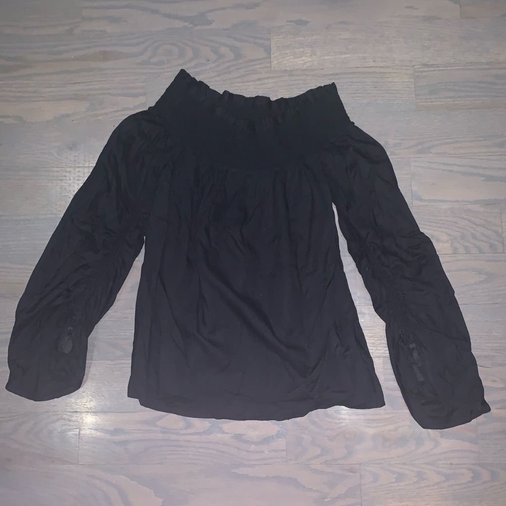 Black off shoulder XS Paige flare sleeve blouse